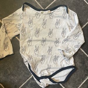 ✌🏼 Onesie